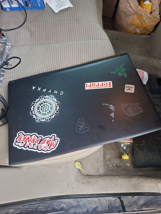 Vând laptopul MSI katana GF76