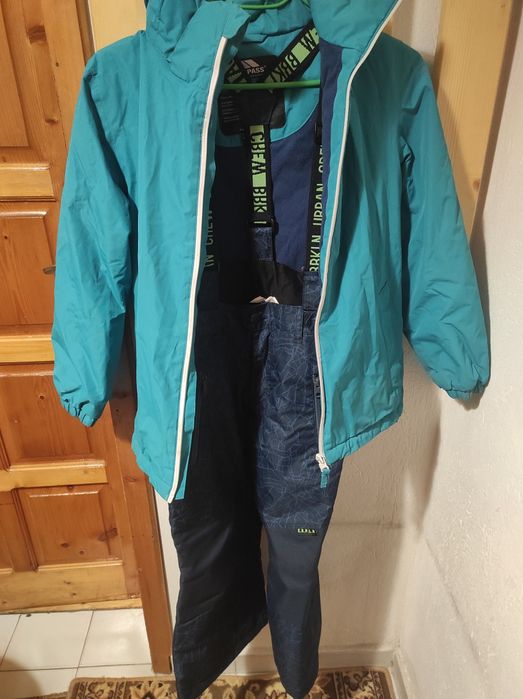 Ски екипировка 8-9 г.