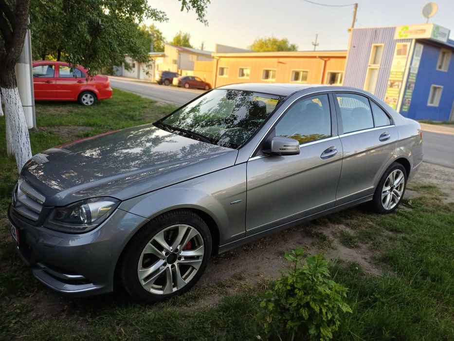 MERCEDES-BENZ 300 2011 — imagine 2