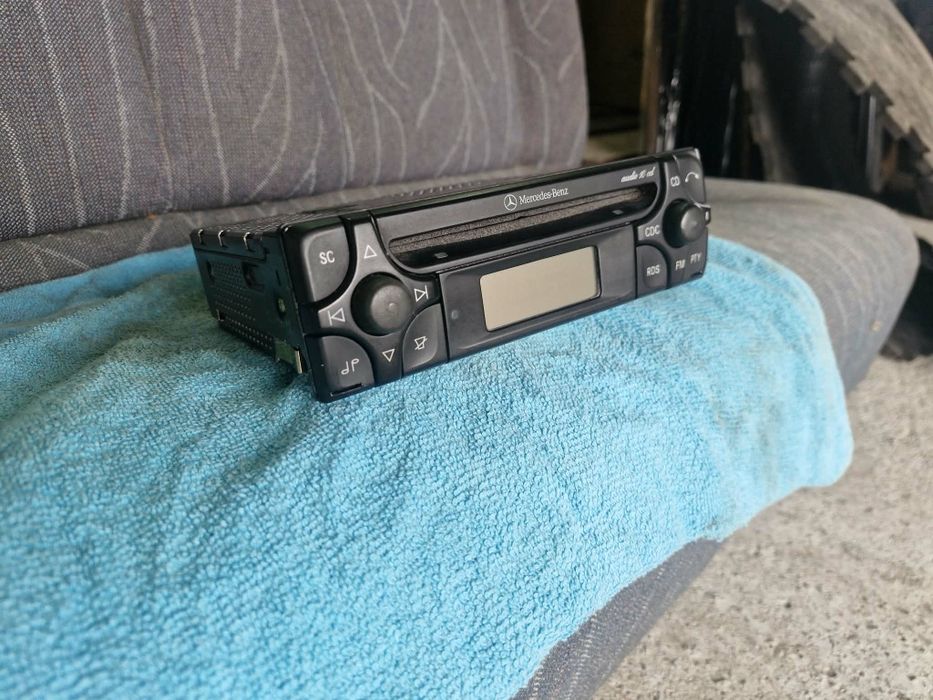 CD Mercedes audio 10