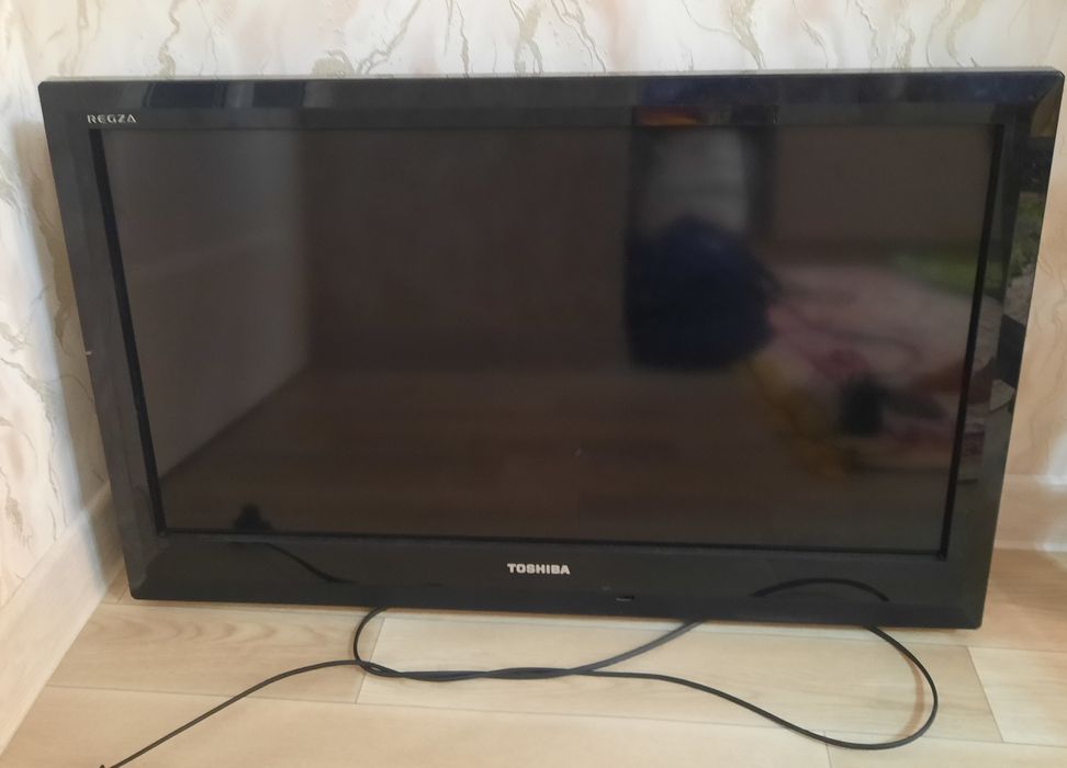 Продам Toshiba 32″ (81 см) HD Ready LCD TV 32AV700E отличное состояние