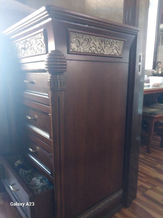 Шифоньер и комод импортные