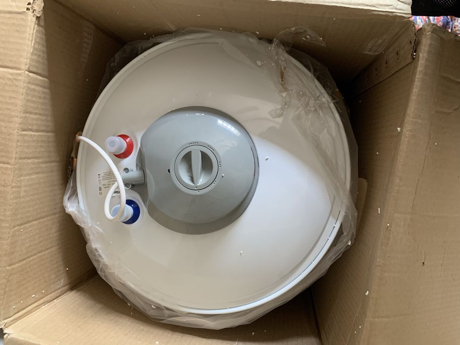 Аристон сотилади