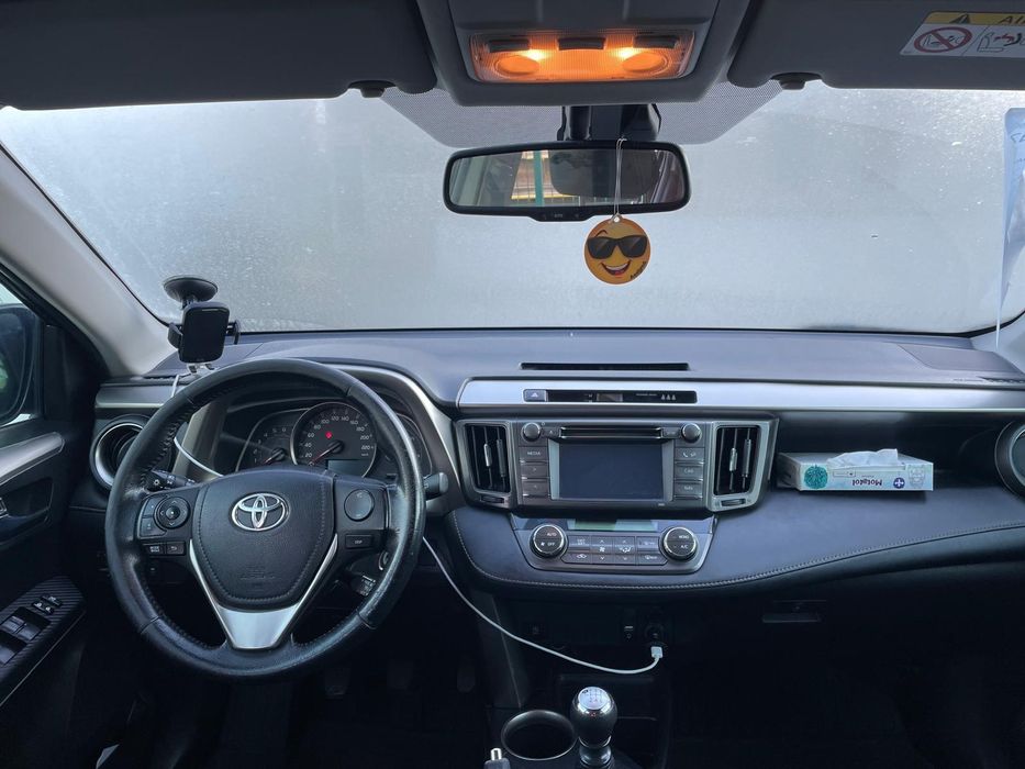 Vând Toyota Rav4 / 2.0 / 2015