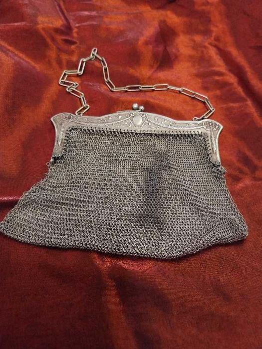 Старинна сребърна дамска чанта