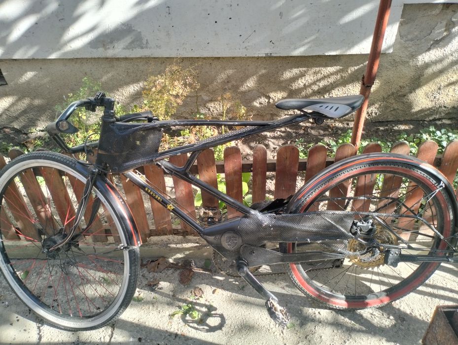 Vând trei biciclete perfect funcționale