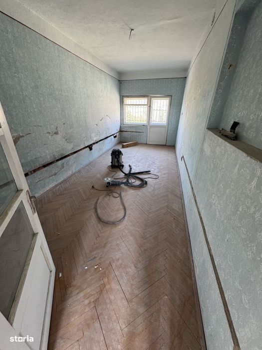 Casa P+1 , 5 camere , 8 ari teren , zona Drumul Botizului