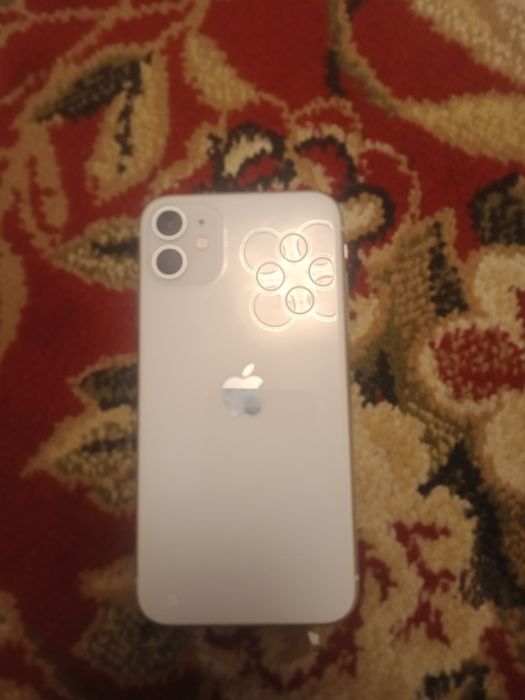 Продам iPhone 11