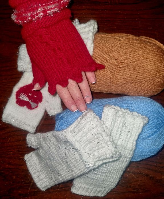 Mănuși croșetate manual