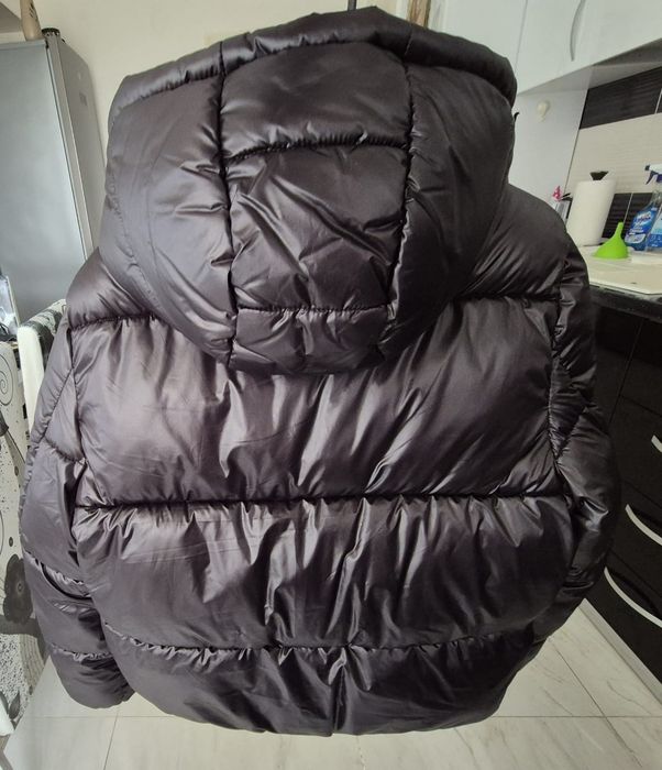Geacă H&M neagră, mărimea S – NOUĂ (nepurtată)