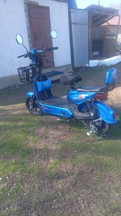 Скутер ск8 80000