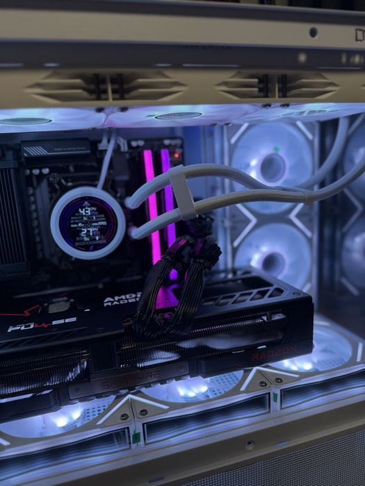 PC Gaming RGB RX9070 XT R7 9800x3d 32gb