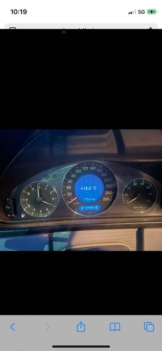 Продавам личния си автомобил Мерцедес CLK 240