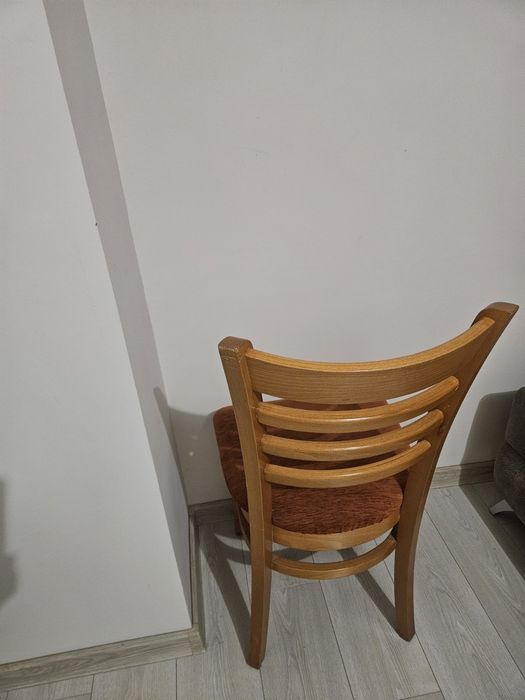 Холна и трапезна маса, столове