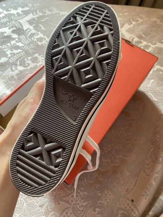 Продам новые Converse - конверсы