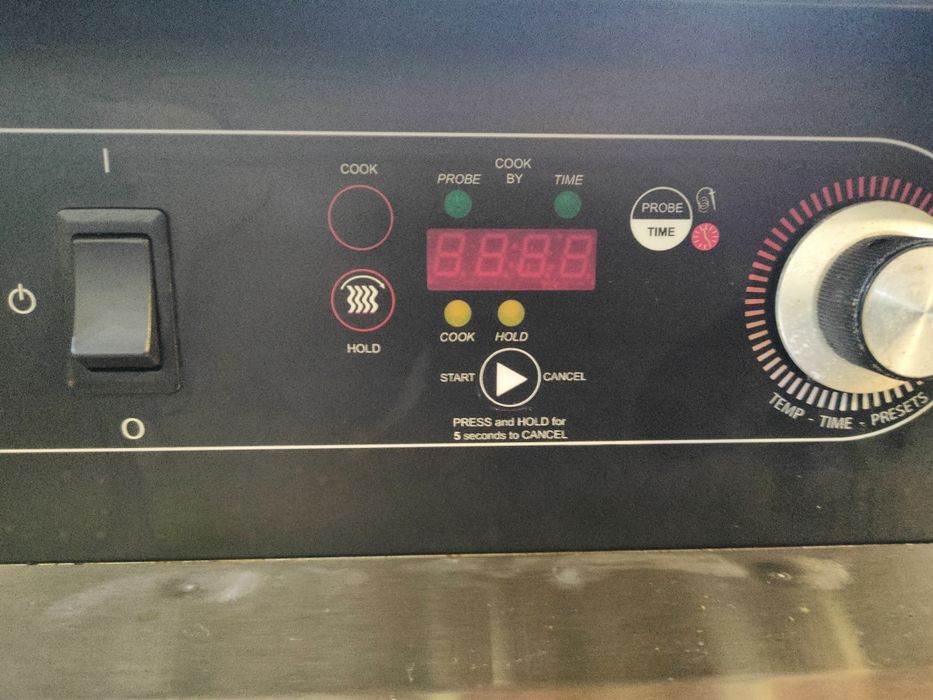 Фурна за ниско температурно печене и съхранение на месо