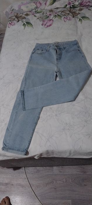 Джинсы женские Levi Strauss.