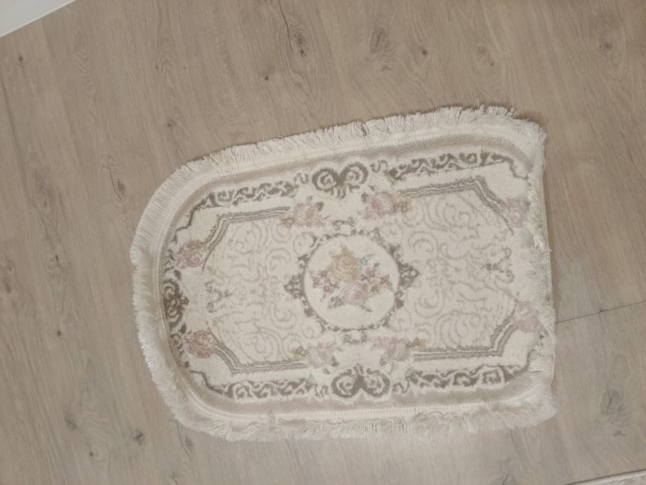 Одеало, плед, коврики.