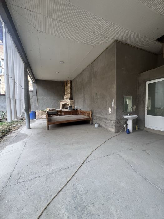 Arenda uchaska uchtepa tumani Izza maxallada 6 sotix 10 xona