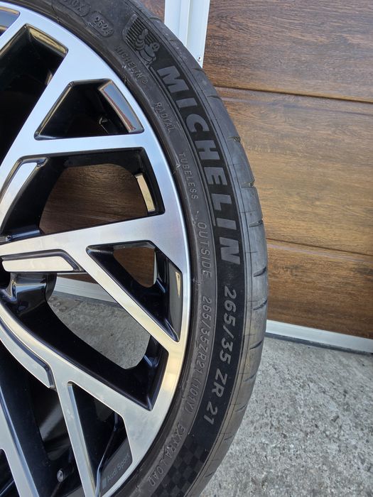 Janta AUDi S8 A8 pe 21 4N0601025AF