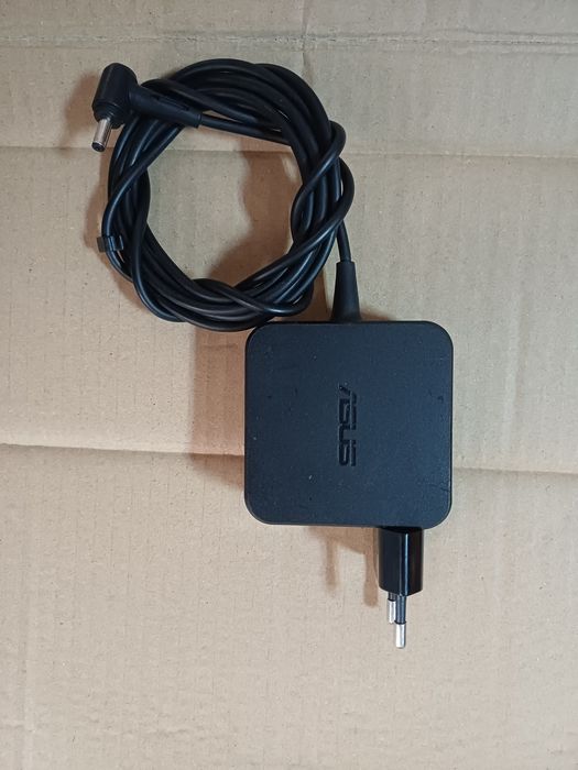 Incarcatot ASUS 19V  2,37A perfect functional
