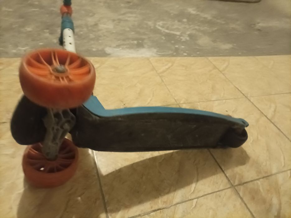 Продаю самокат и велосипед вместе стояла на балконе работает отлично