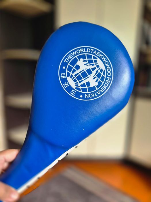 Продам хлопушки, щитки накладки и перчатки