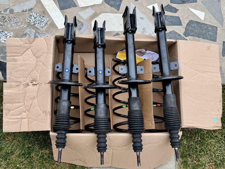 Amortizoare kit suspensie  fata spate + arcuri Duster I - II 4x4