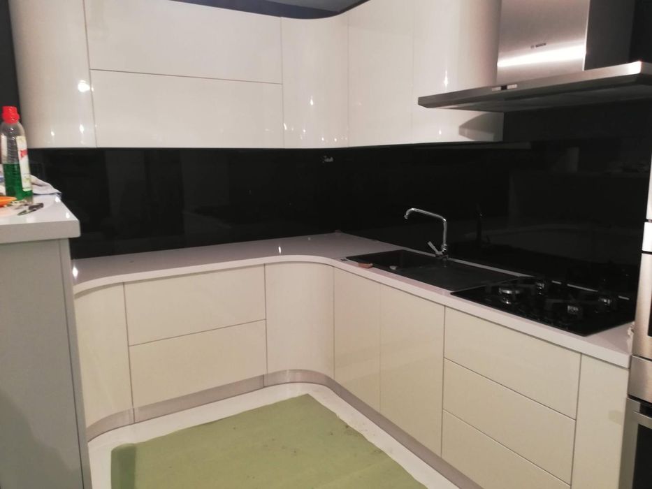 Oglinzi, Sticlă Securizată – Balustrade, Cabine Duș, Oglinda Led Ai