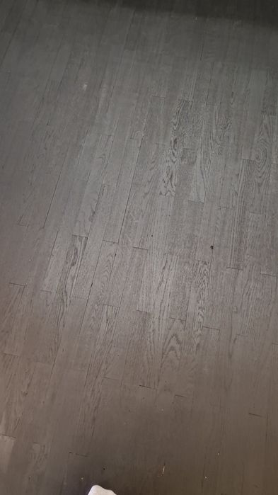 Reconditionare parchet, montaj plinte si parchet din lemn masiv.