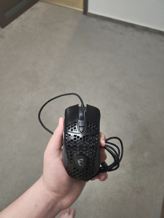 Vând două mouseuri unul MSI unul RAZER BLADE