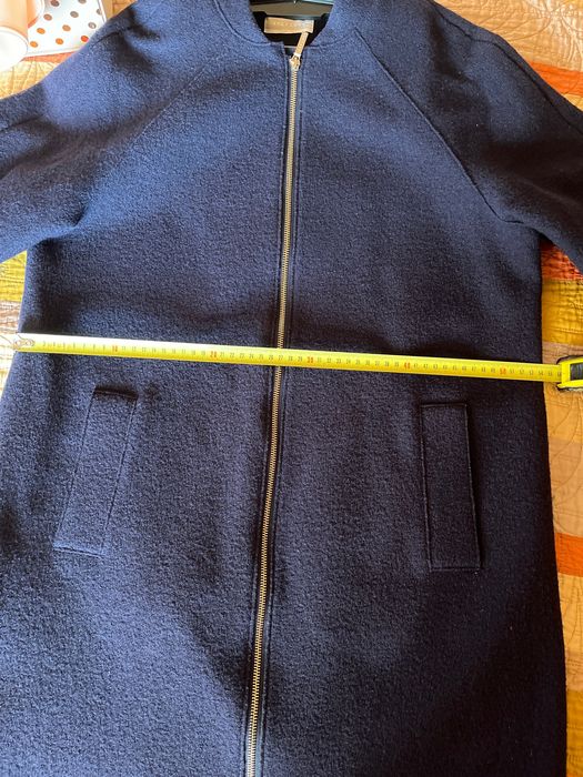 Vand haina Stefanel lana 100% in stare impecabilă