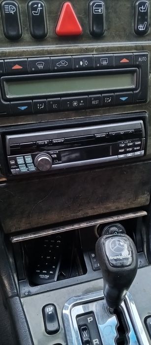 Продаётся магнитола алпайн CVA-1014R