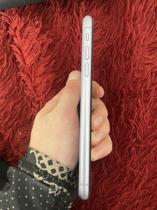 Продам Айфон 11 в хорошем соотояние