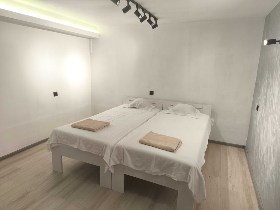 Продава се Тристаен апартамент в Варна, Операта - 80 кв.м за 11 €/кв.м - Снимка #6