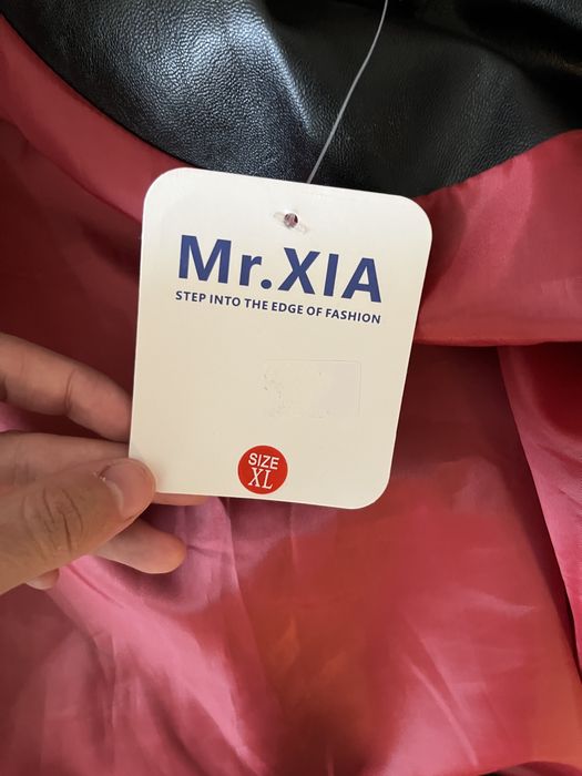 Кожанная куртка размер XL