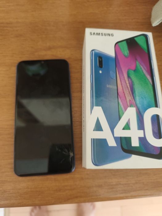 Самсунг А40 на запчасти
