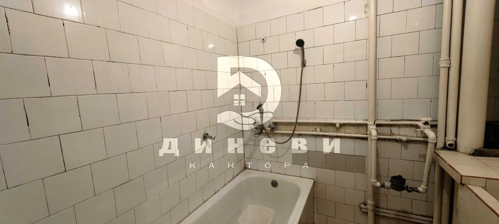 Продава се Тристаен апартамент в Стара Загора, Опълченски - 95 кв.м за 932 €/кв.м - Снимка #9