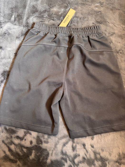 Pantaloni Scurti Essentials
