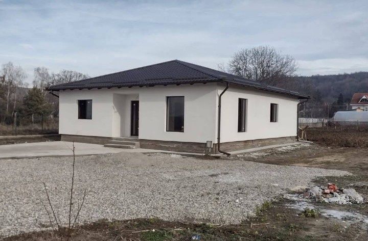 Case modulare pe structura metalica