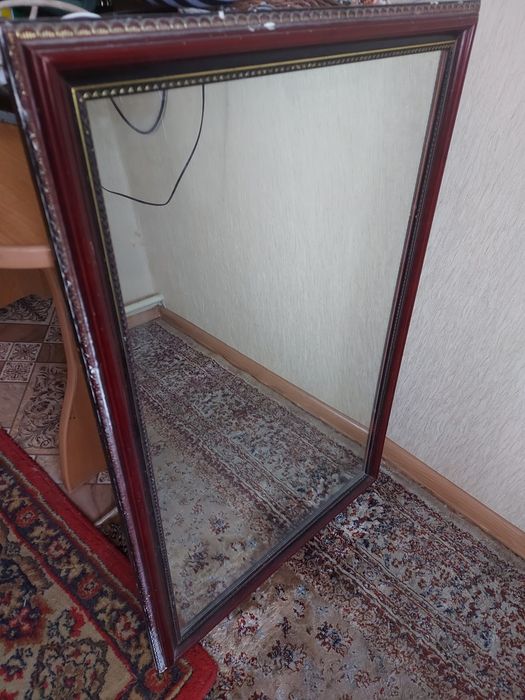 Зеркало б/у размер 52см*82см