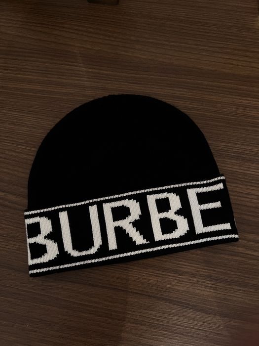 Продам шапку Burberry