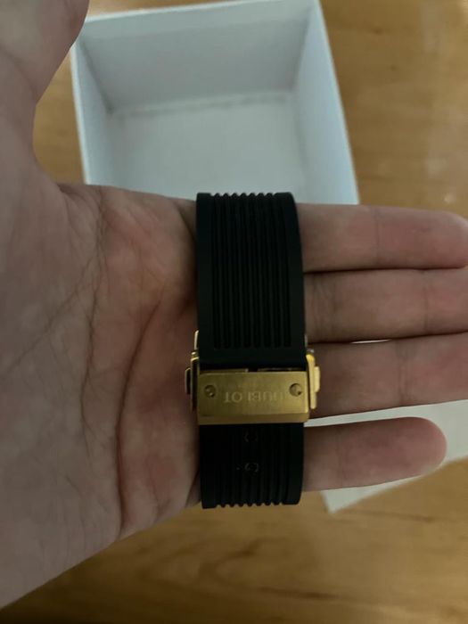 hublot geneve часы