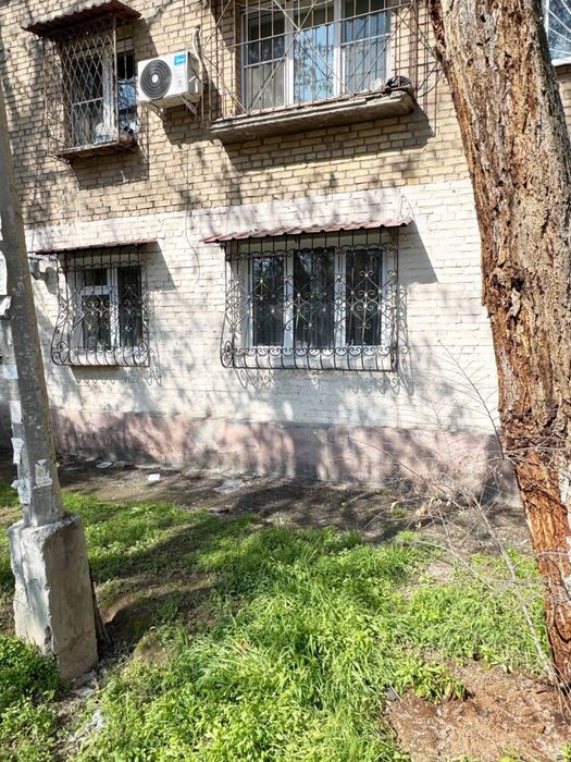 Продам Своя 1  комнатна Чиланзар 2 кв. Можно Под офис