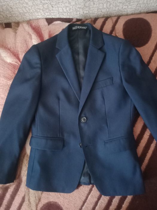 Продам школьный костюм на мальчика