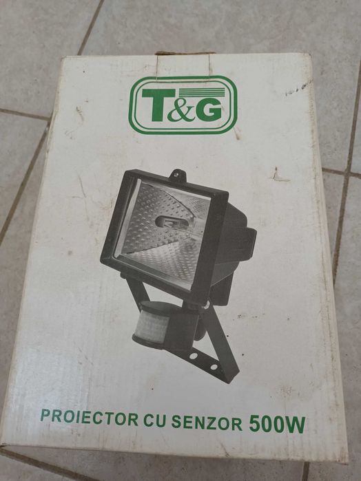 Proiector T&G de 500W (2 bucati) (pret pentru toate)