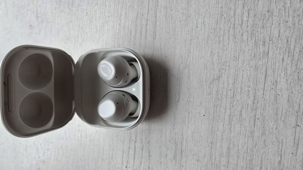 Galaxy buds FE 2023
