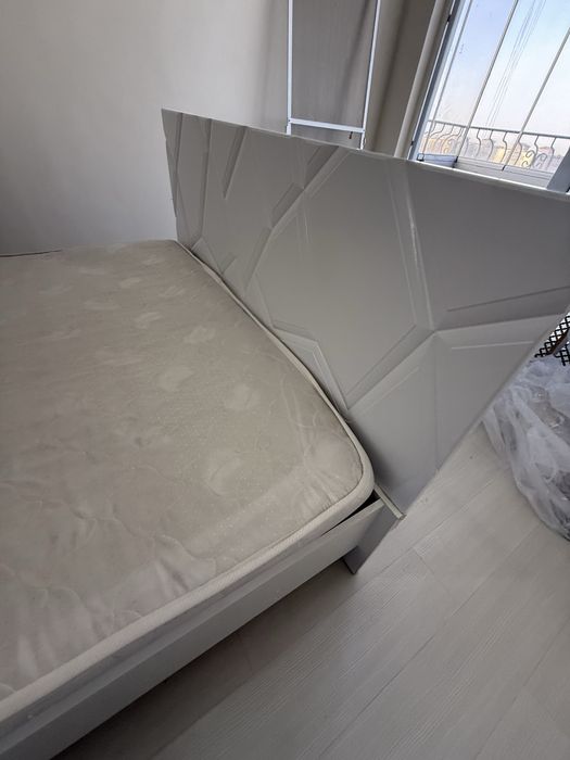 Двухспальная кровать