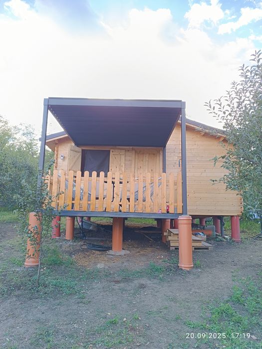 Căsuța din livadă de vânzare