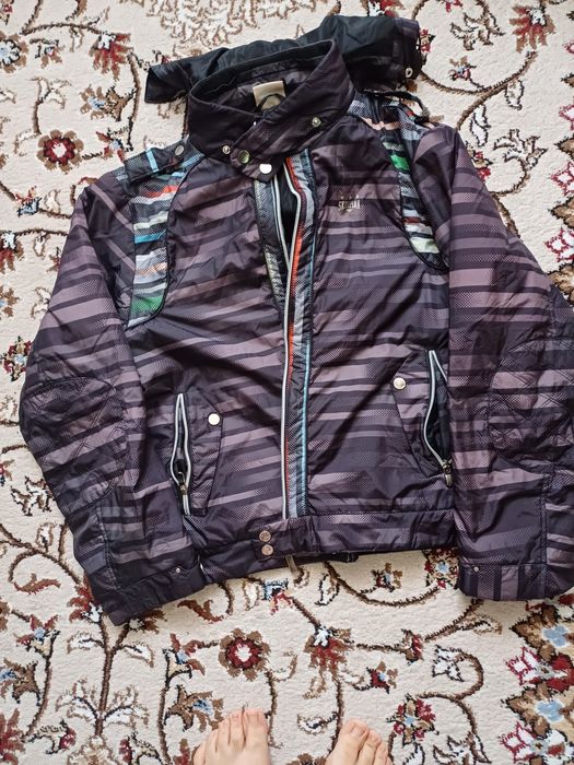 Продам куртку на мальчика